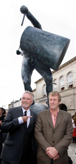 Roger onthuld standbeeld the Drummer in Truro